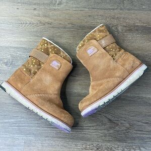 Sorel Big Kids Rylee Suede Brown Boots with Gold Stars, size Big Kid 4